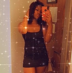 Meet your Posher, Kamira